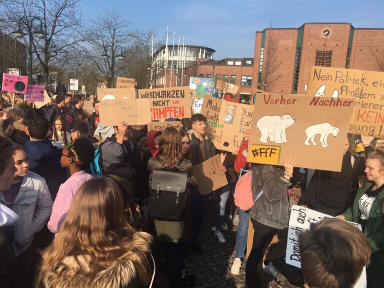 Fridays for Future: Demo für Klimaschutz!