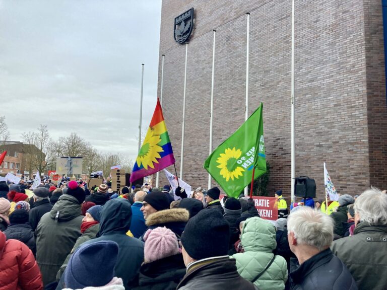 Henstedt-Ulzburg stabil gegen Rechts